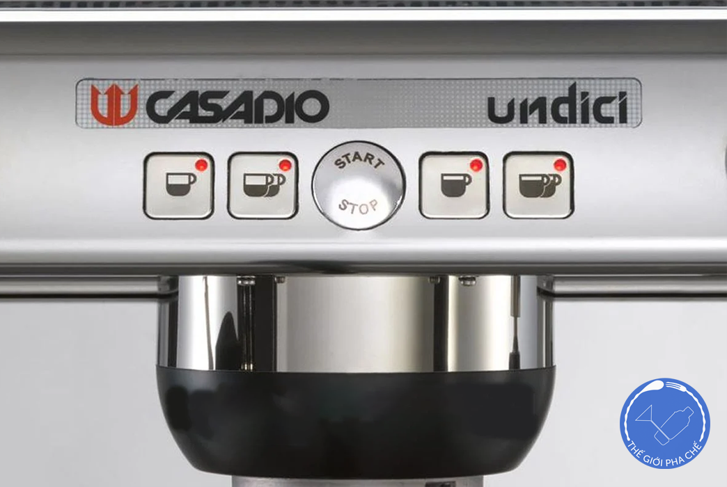 Máy pha cafe Casadio Undici 1 group có bảng điều khiển chuyên nghiệp, dễ sử dụng    