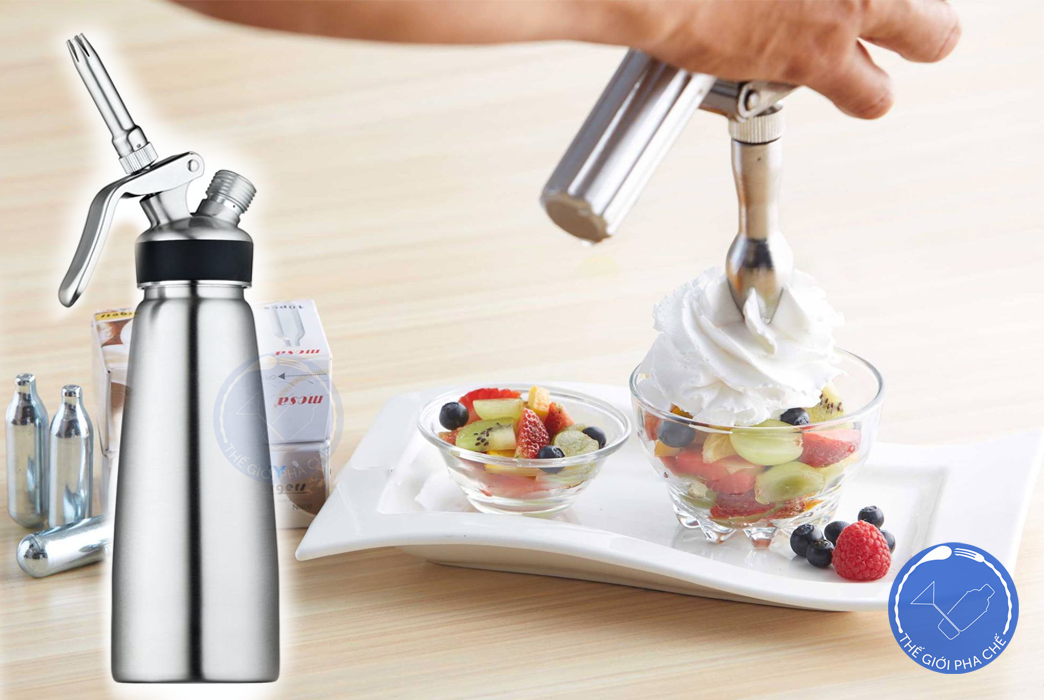 Bạn có thể dùng bình whip Cream để chuẩn bị nguyên liệu pha chế nhanh và tiết kiệm hơn